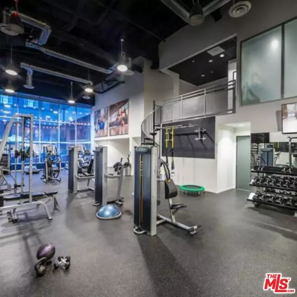 Long Beach, CA 90802,245 PINE AVE #302