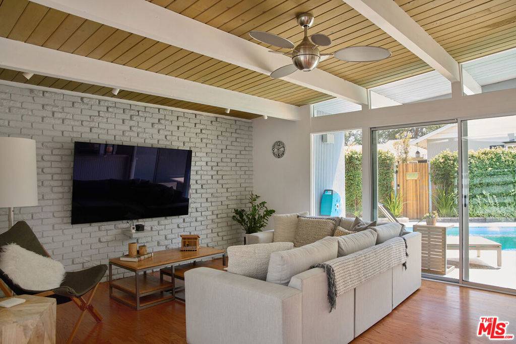 Glendale, CA 91206,3149 Charing Cross PL