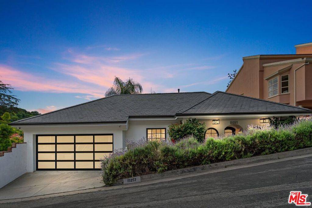 Sherman Oaks, CA 91403,15257 Encanto DR