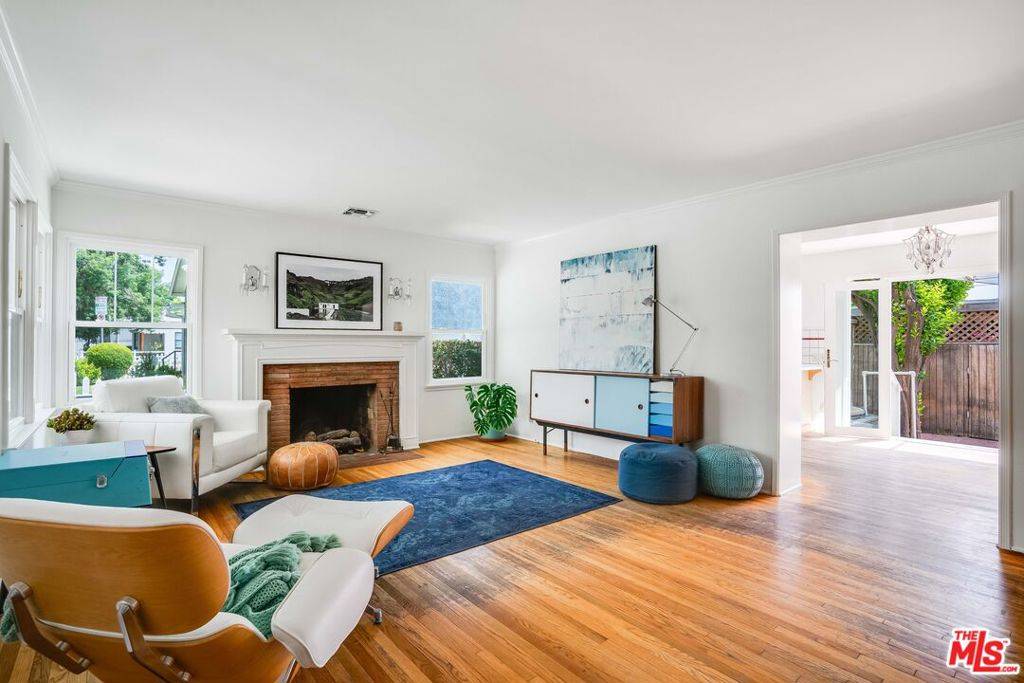 Van Nuys, CA 91405,6722 Katherine AVE