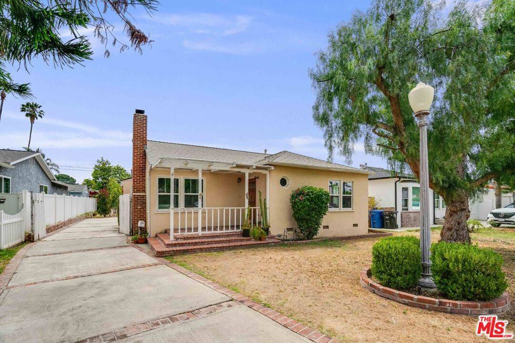Van Nuys, CA 91405,6722 Katherine AVE