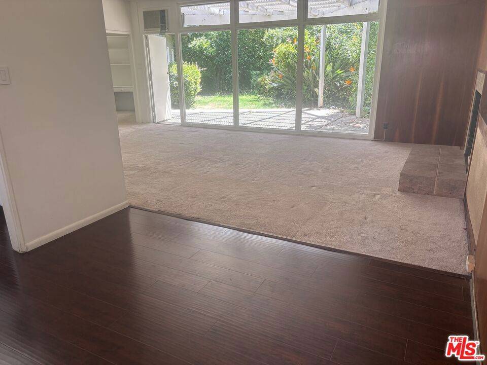 Los Angeles, CA 90049,645 Walther WAY