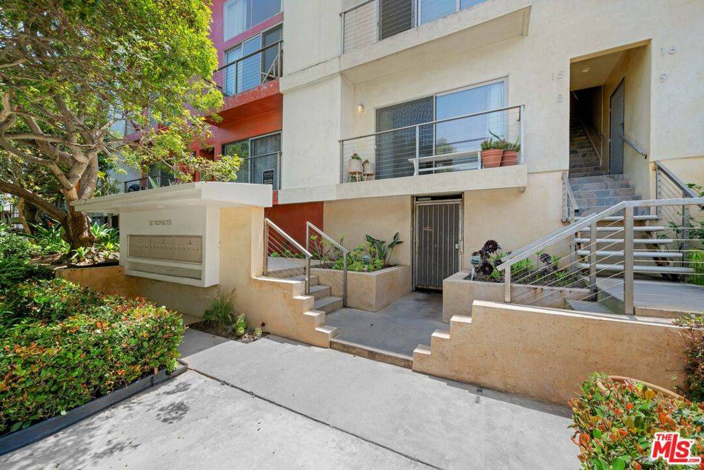 20 Ironsides ST #8, Marina Del Rey, CA 90292