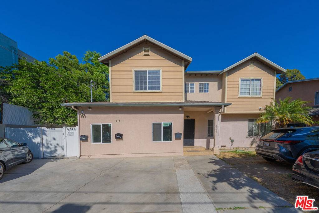 6742 Morella AVE, North Hollywood, CA 91606