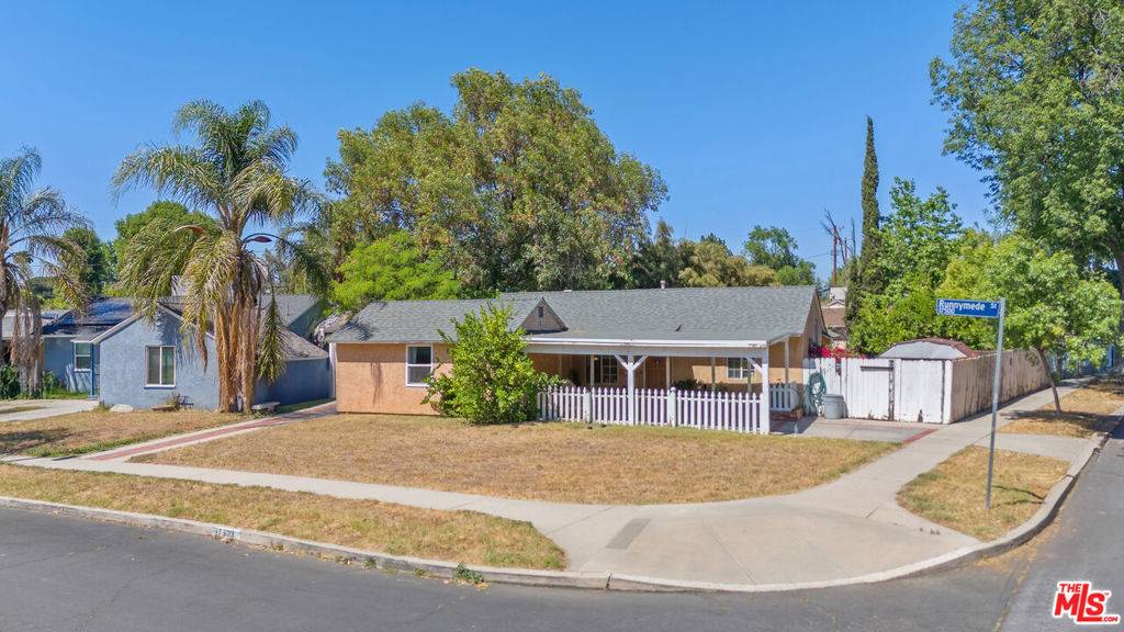 17503 Runnymede ST, Lake Balboa, CA 91406