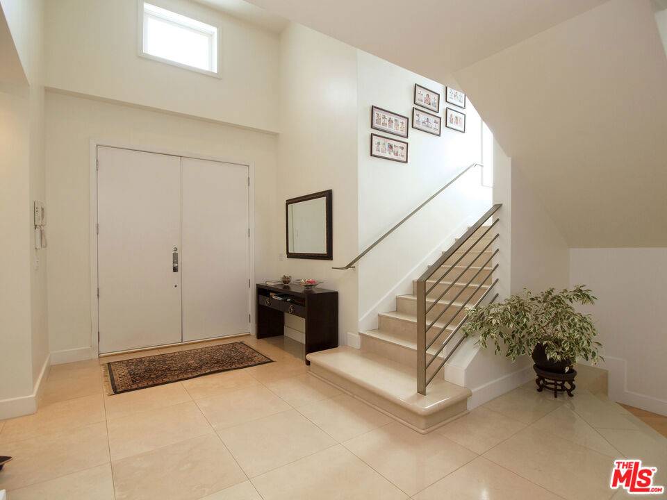 Los Angeles, CA 90049,269 N Bundy DR