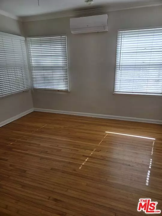 Los Angeles, CA 90019,1338 S Dunsmuir AVE