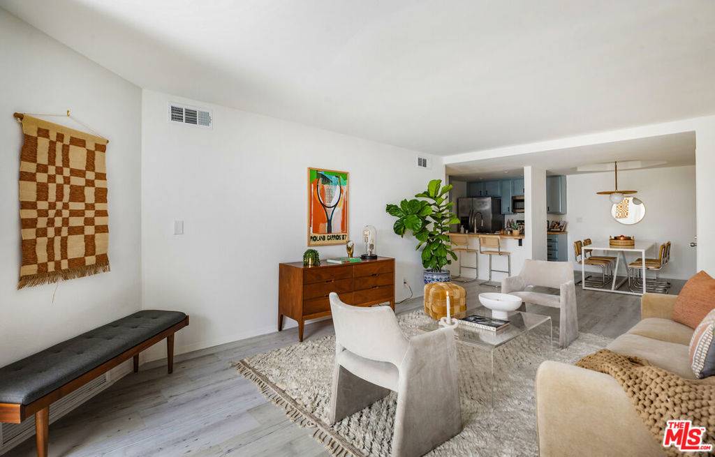 West Hollywood, CA 90069,1230 Horn AVE #102
