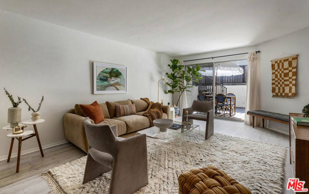 1230 Horn AVE #102, West Hollywood, CA 90069