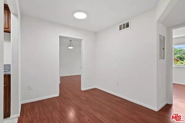 Van Nuys, CA 91406,15939 Victory BLVD #104