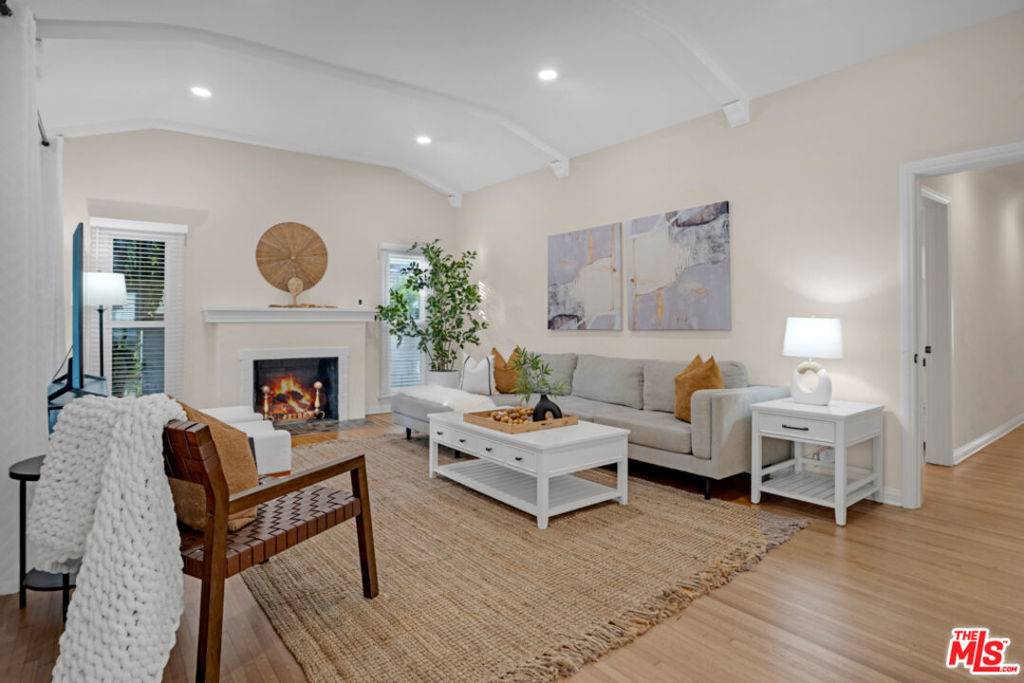 Los Angeles, CA 90025,2148 Prosser AVE