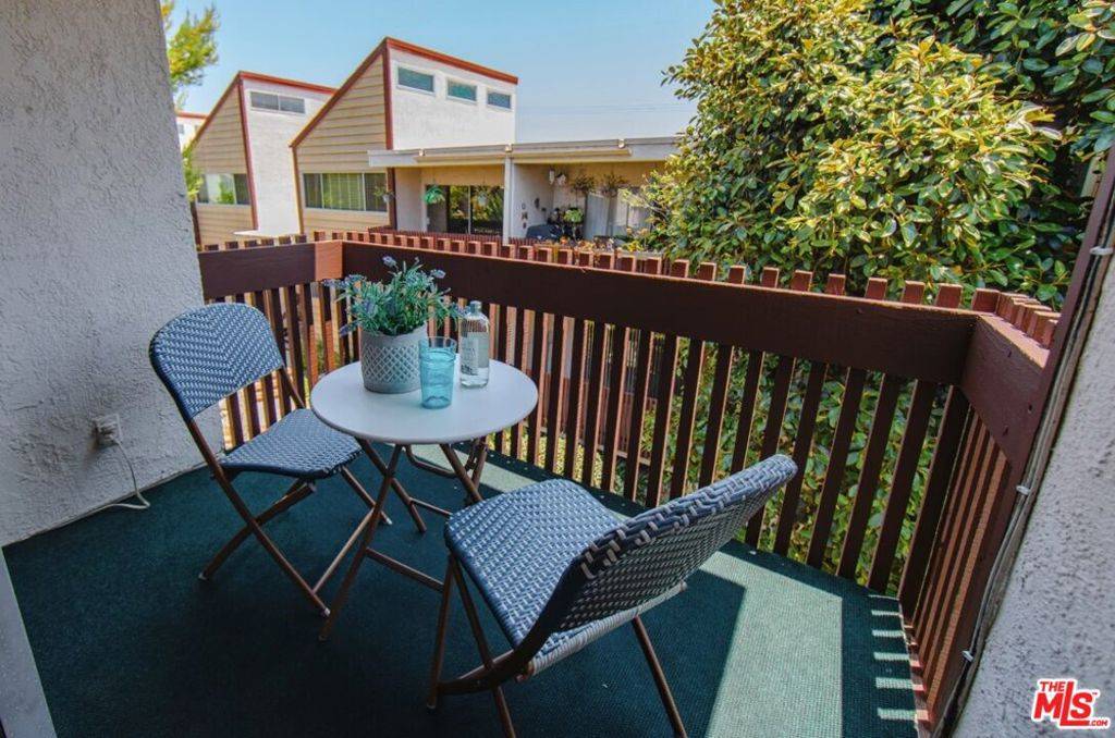 Culver City, CA 90230,6000 CANTERBURY DR #D301