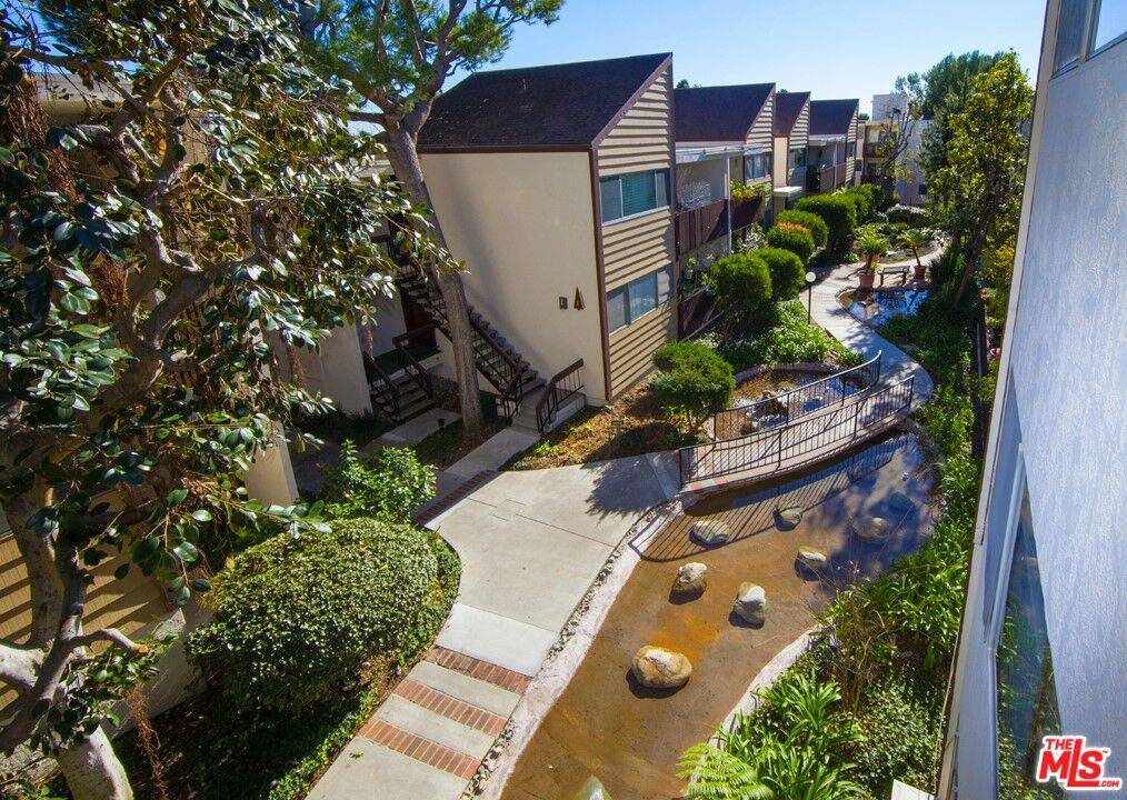 Culver City, CA 90230,6000 CANTERBURY DR #D301