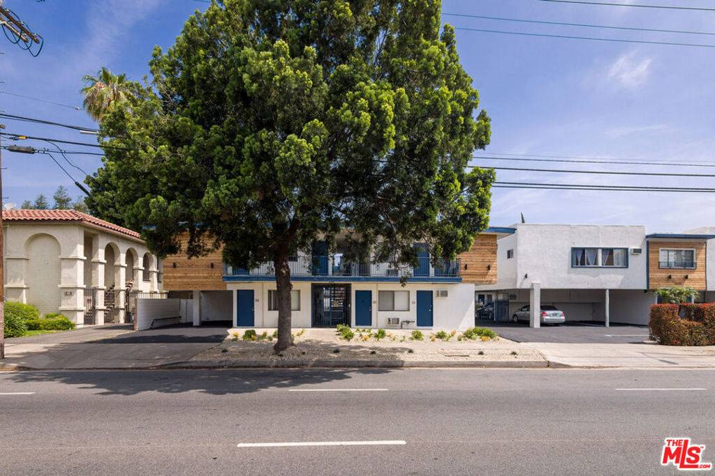 Van Nuys, CA 91411,15115 Victory BLVD