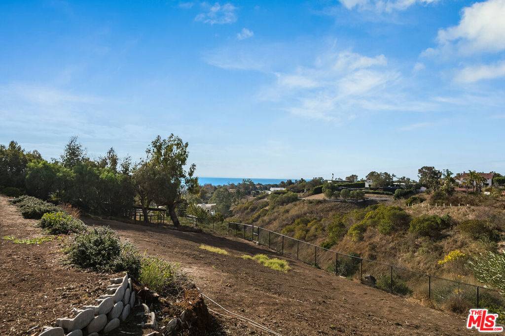 Malibu, CA 90265,5761 Calpine DR