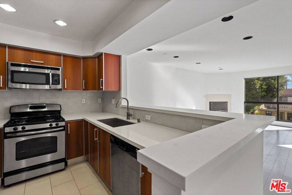 Los Angeles, CA 90025,1518 Federal #305
