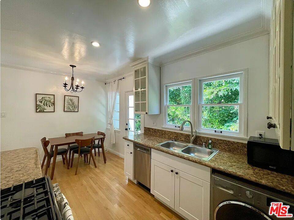 Santa Monica, CA 90403,953 19th ST #A