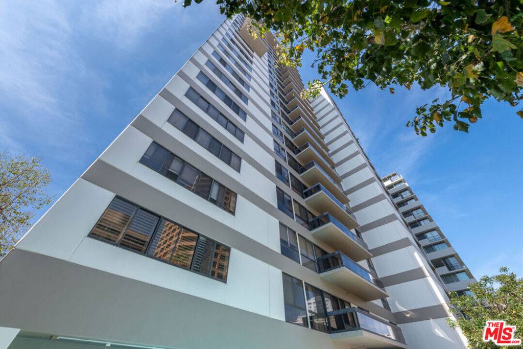 Los Angeles, CA 90024,10445 Wilshire BLVD #204
