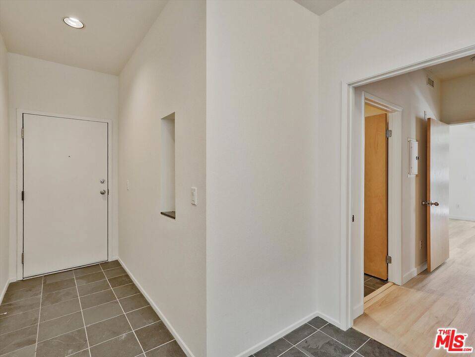 West Los Angeles, CA 90025,11960 Iowa #1