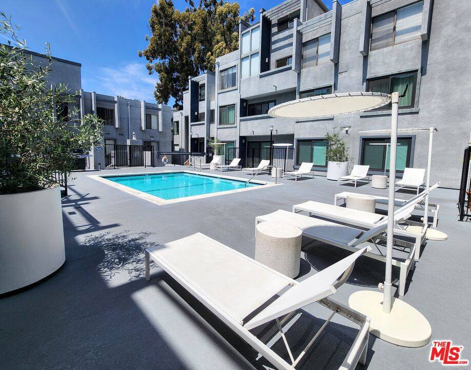 1940 N Highland AVE #29, Los Angeles, CA 90068