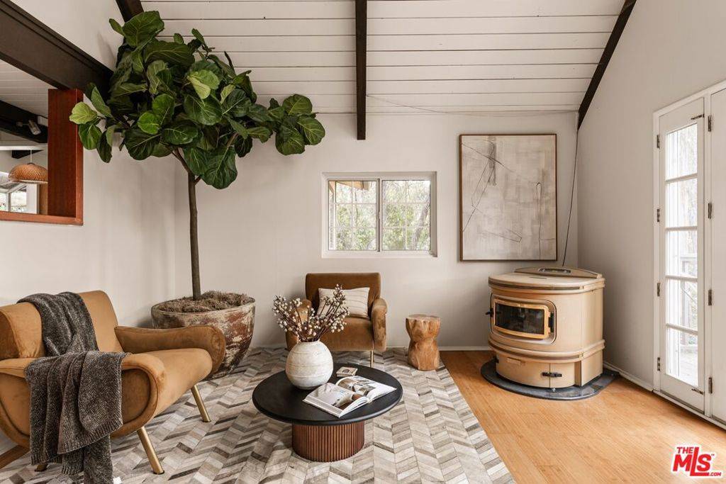 Topanga, CA 90290,20500 Paradise LN