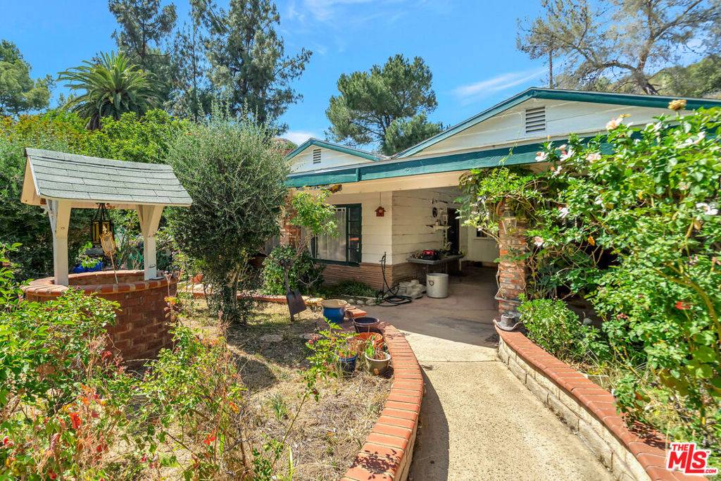 Sun Valley, CA 91352,9231 Ledge AVE