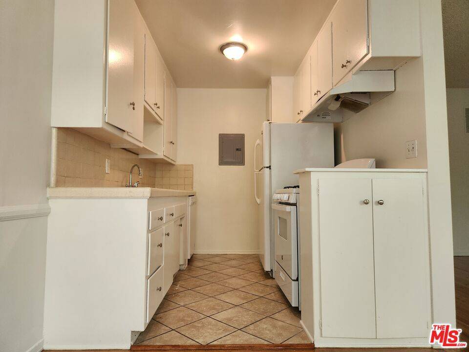Los Angeles, CA 90035,8853 Alcott ST #3