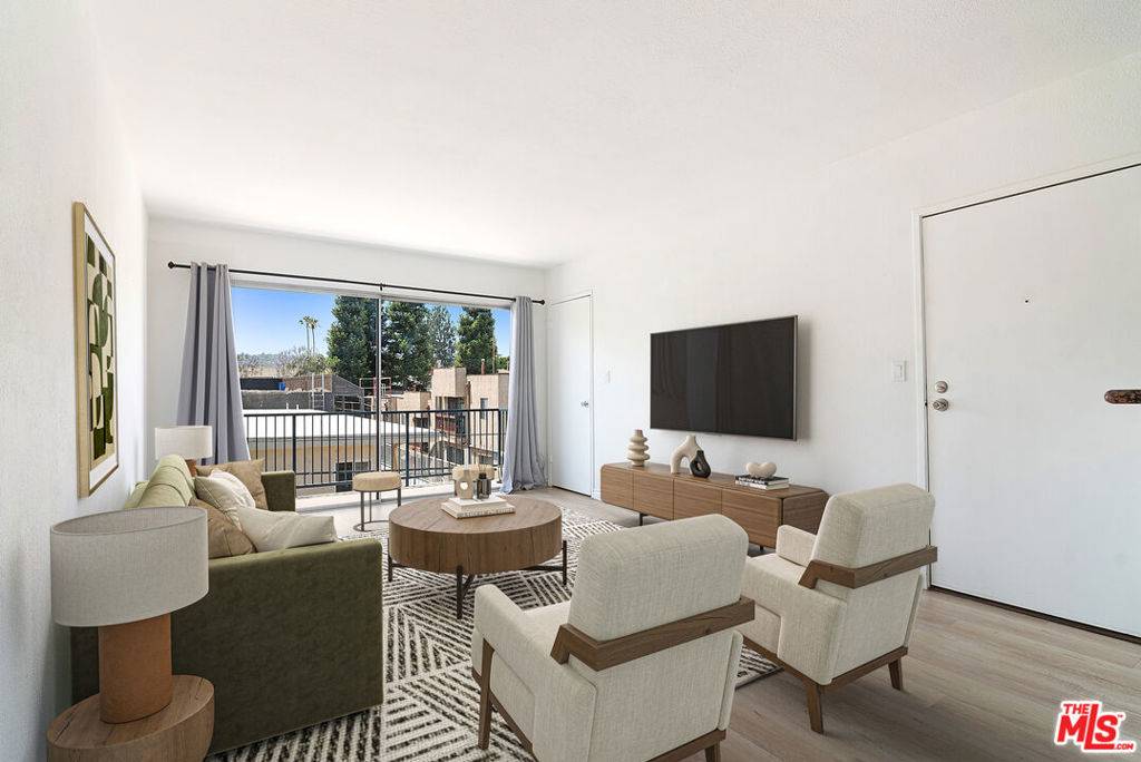14560 Clark ST #213, Sherman Oaks, CA 91411