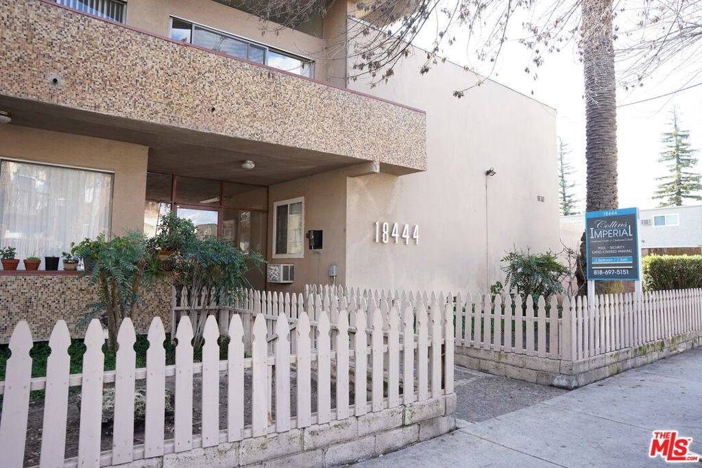 18444 Collins ST #14, Tarzana, CA 91356