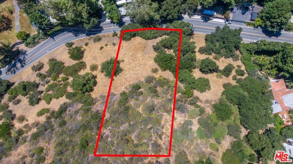 Beverly Hills, CA 90210,2250 Benedict Canyon DR