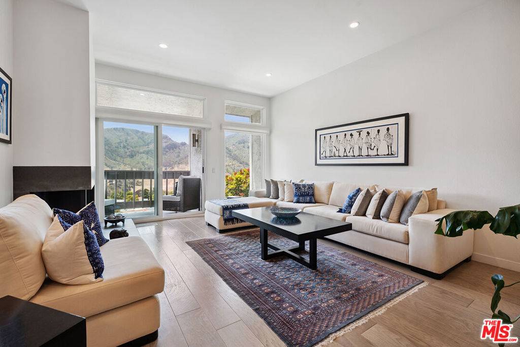 Pacific Palisades, CA 90272,1774 Palisades DR