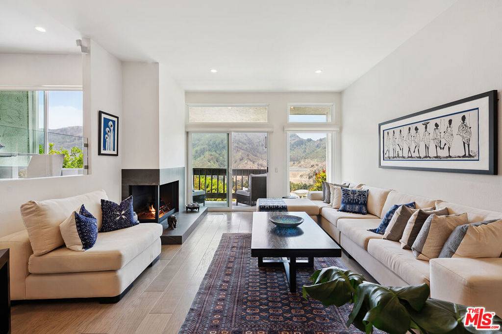 1774 Palisades DR, Pacific Palisades, CA 90272