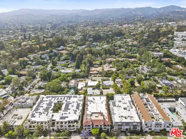 Los Angeles, CA 90049,11755 Montana AVE #103