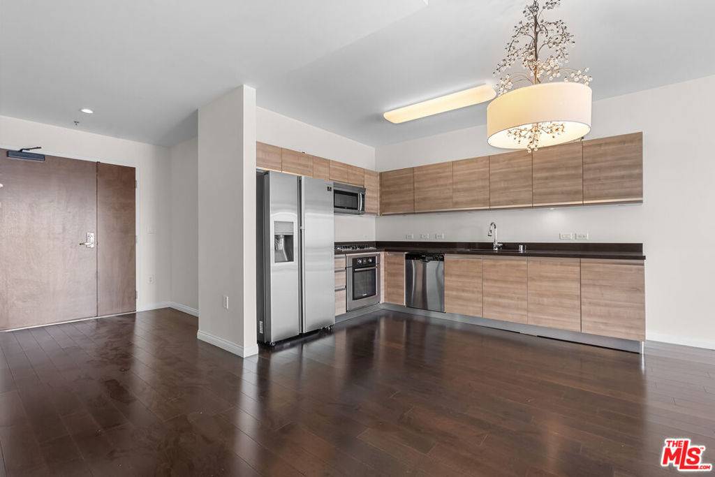 Los Angeles, CA 90010,3785 Wilshire BLVD #1203