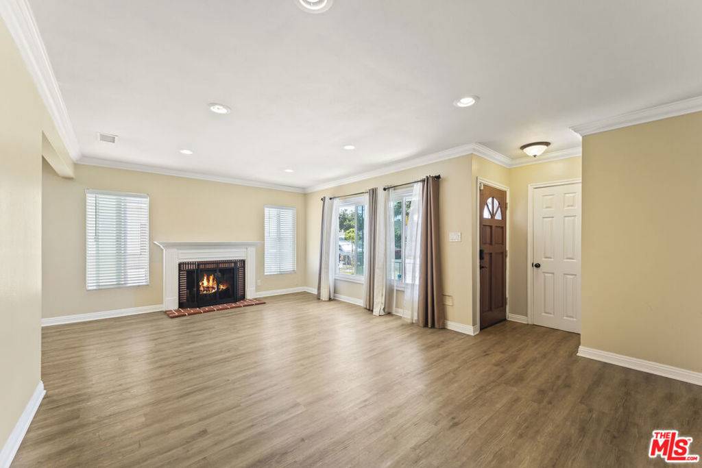 Hawthorne, CA 90250,12938 Jefferson AVE