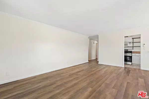West Hollywood, CA 90048,625 N Flores ST #304