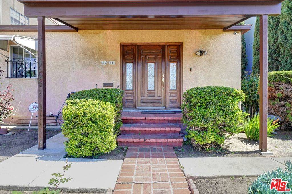 Los Angeles, CA 90046,844 N Poinsettia PL