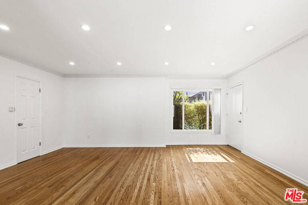 West Hollywood, CA 90046,1235 N Harper AVE #15