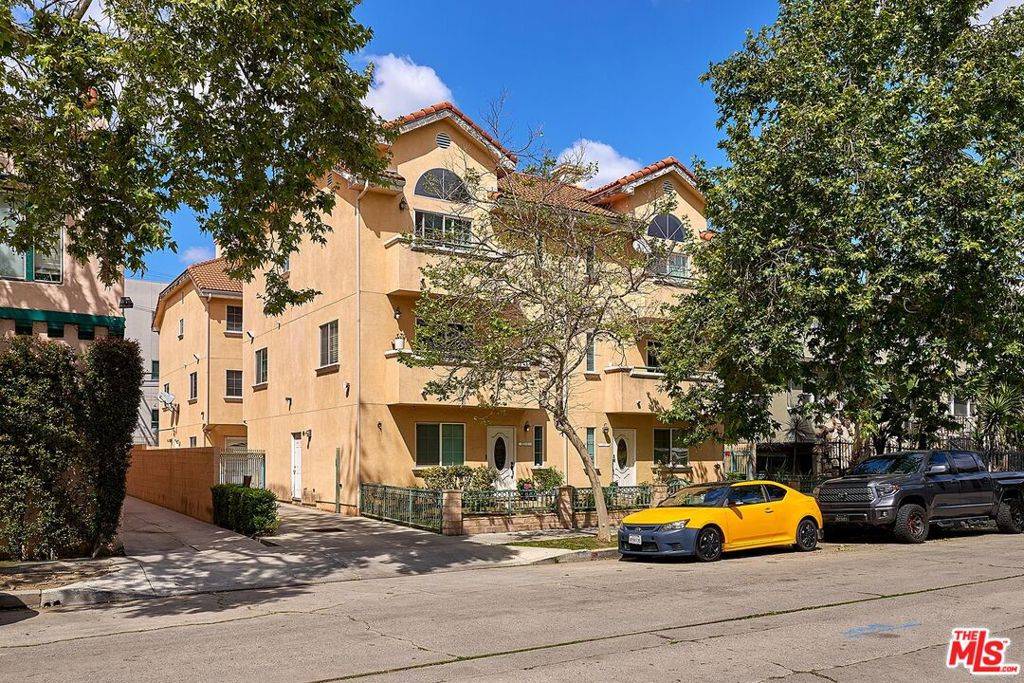 821 S Gramercy PL #3, Los Angeles, CA 90005