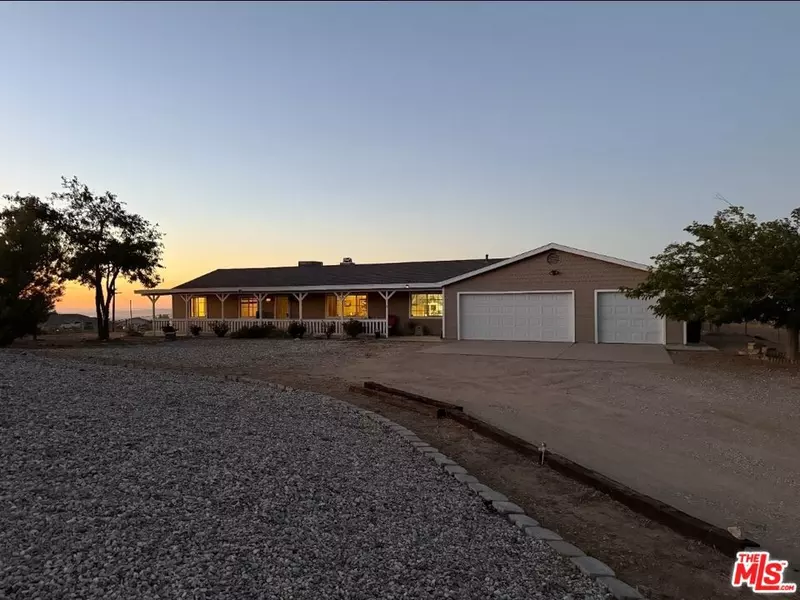 8125 Centola RD, Phelan, CA 92371