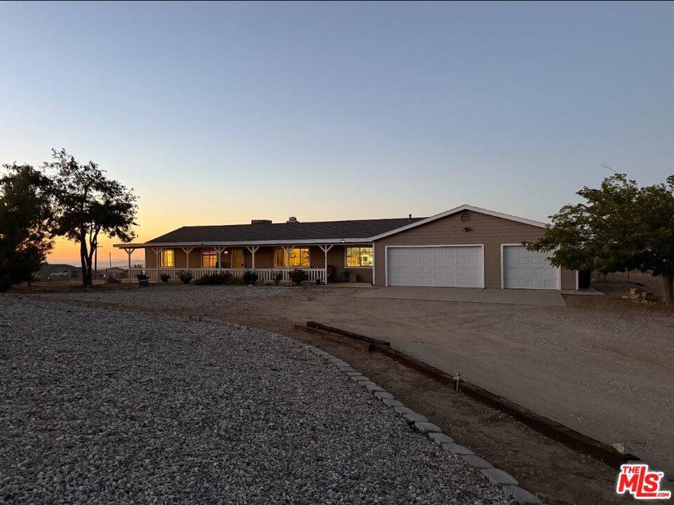 8125 Centola RD, Phelan, CA 92371