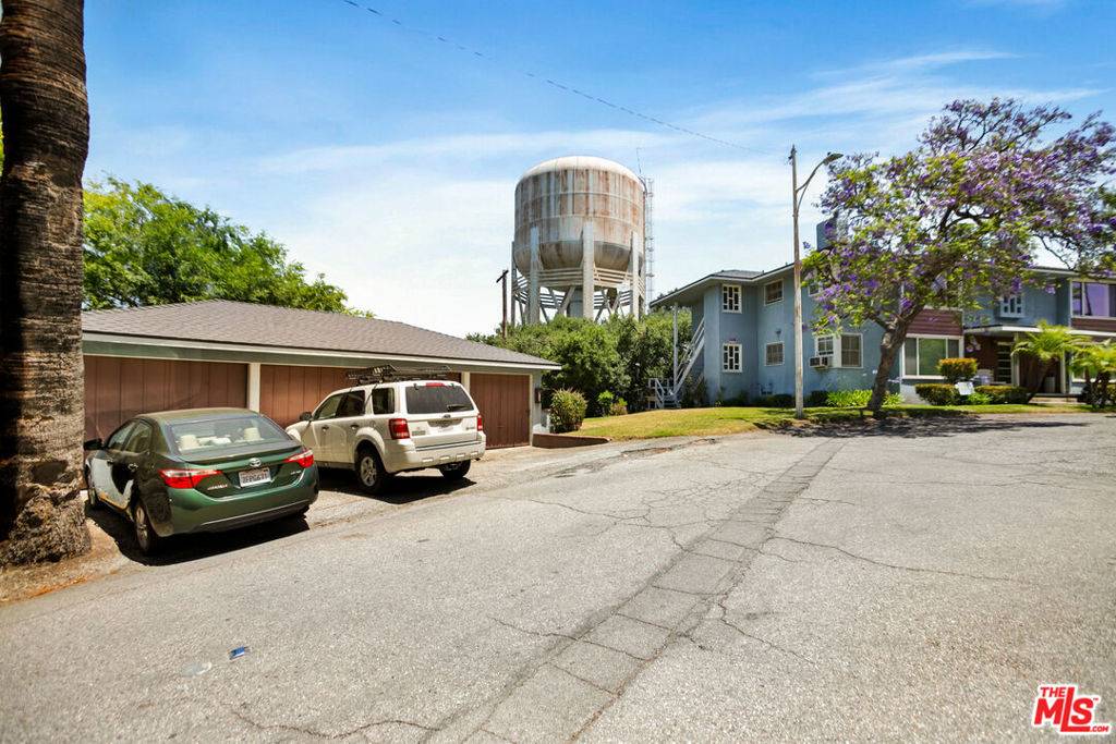 South Pasadena, CA 91030,1648 Raymond Hill RD