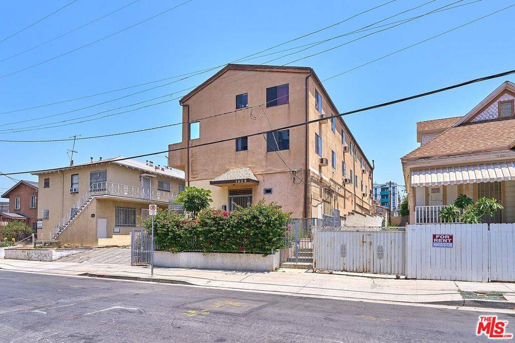Los Angeles, CA 90006,1038 Dewey AVE