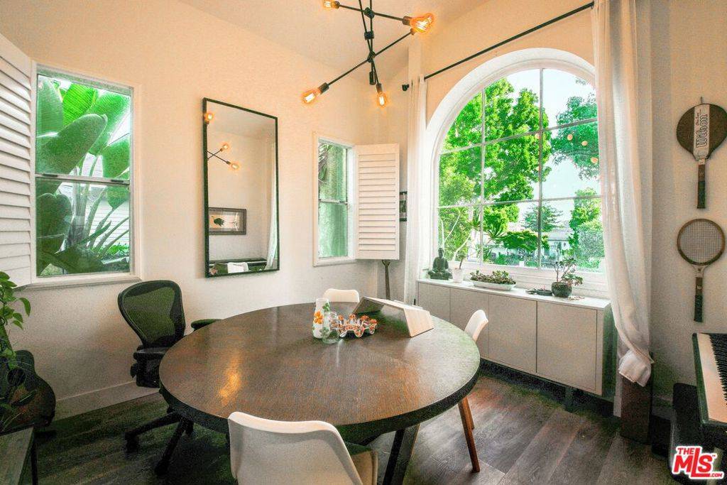 Santa Monica, CA 90404,1943 19th ST