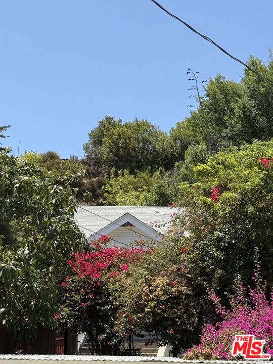 2565 Glen Green ST, Los Angeles, CA 90068