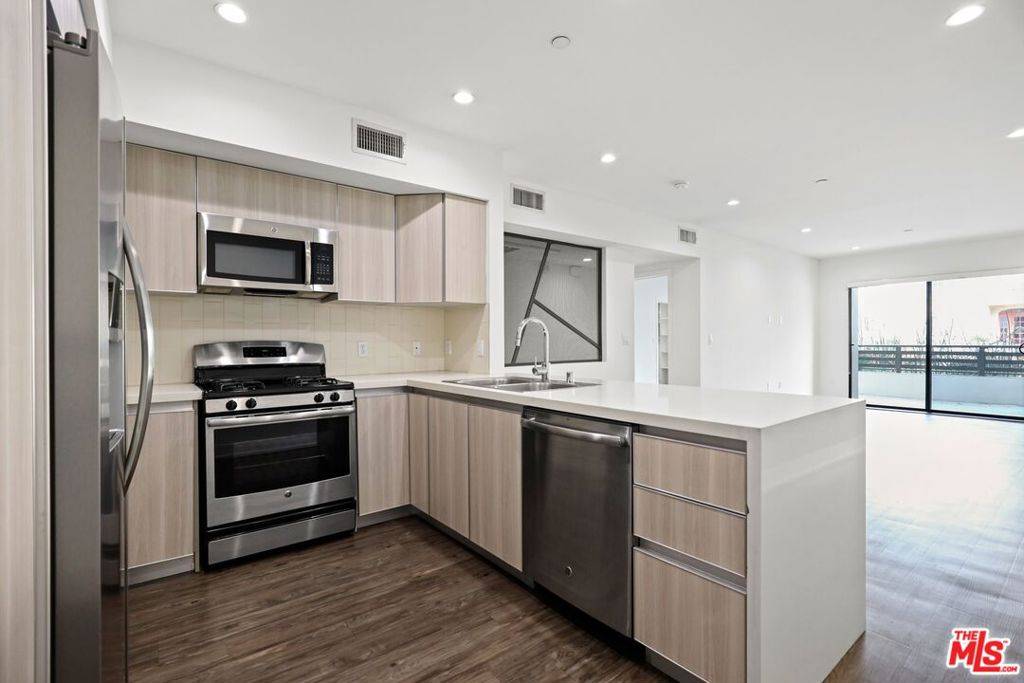 Los Angeles, CA 90048,409 Hayworth #ph4