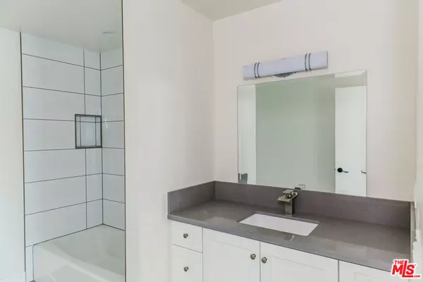 Los Angeles, CA 90035,1431 S Sherbourne DR #3