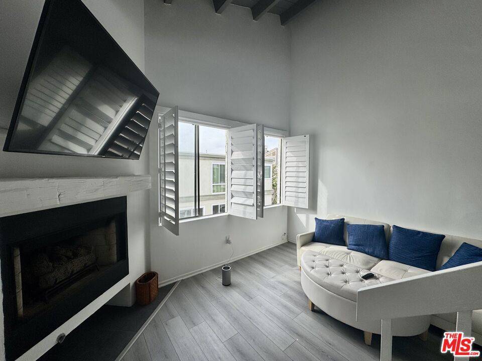 Marina Del Rey, CA 90292,14 Mast ST #2