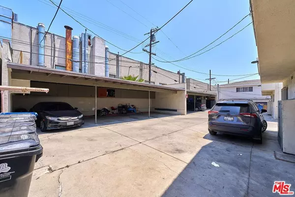 Los Angeles, CA 90006,968 S New Hampshire AVE