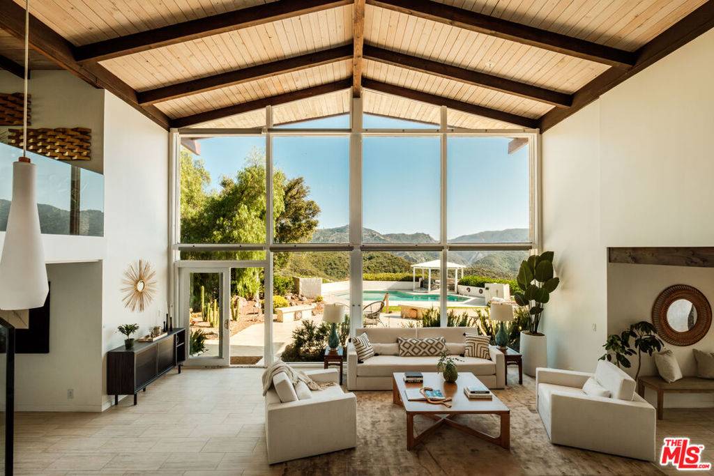 26094 Mulholland HWY, Calabasas, CA 91302